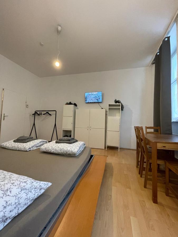 Schloss Belvedere Private Rooms Виена Екстериор снимка