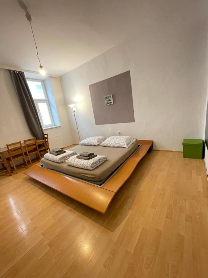 Schloss Belvedere Private Rooms Виена Екстериор снимка